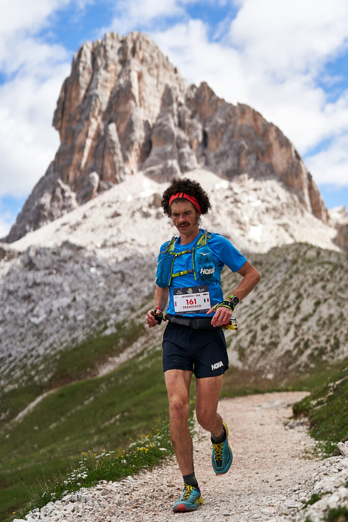 Francesco de Riz run down Forcella Ambrizzola with his back to Becco di Mezzodì, Cortina d'Ampezzo